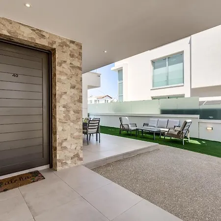 Serene Retreat In Protaras Apartmán