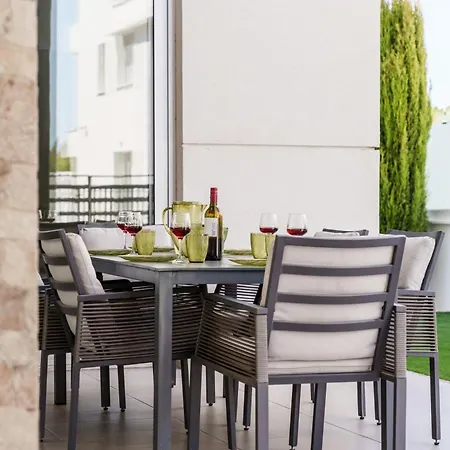 Serene Retreat In Protaras 아파트