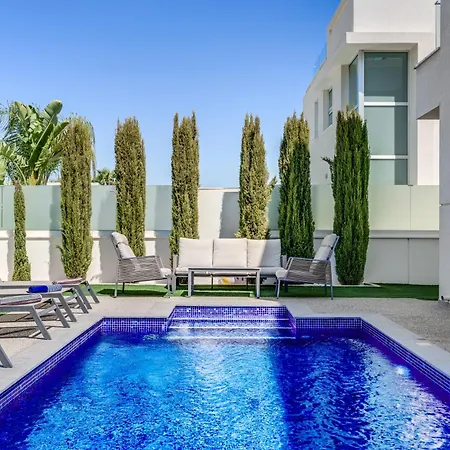 Serene Retreat In Protaras * 파라림니